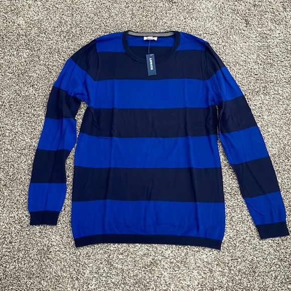 NWT Woman’s Old Navy Sweater Size L - Picture 1 of 4